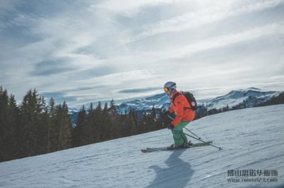 來看啦喂！教你如何選購滑雪服