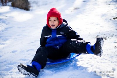 滑雪服可以當(dāng)沖鋒衣穿嗎？